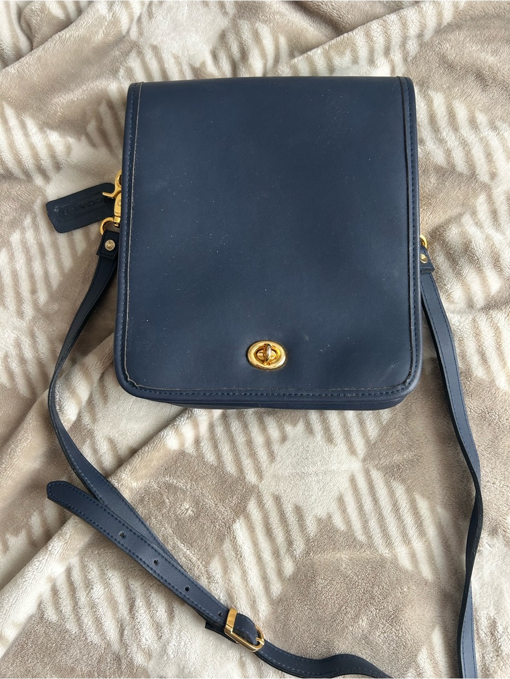 Vintage Style Navy Blue Flap Crossbody Bag | Turnlock Shoulder Bag